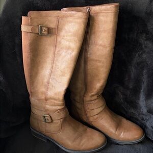 Baretraps tall women’s boots 8.5M